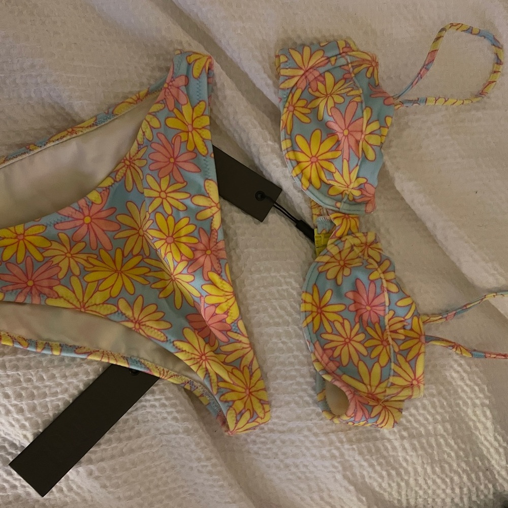 COPY - NWT TRIANGL RHIAN BIKINI VELVET